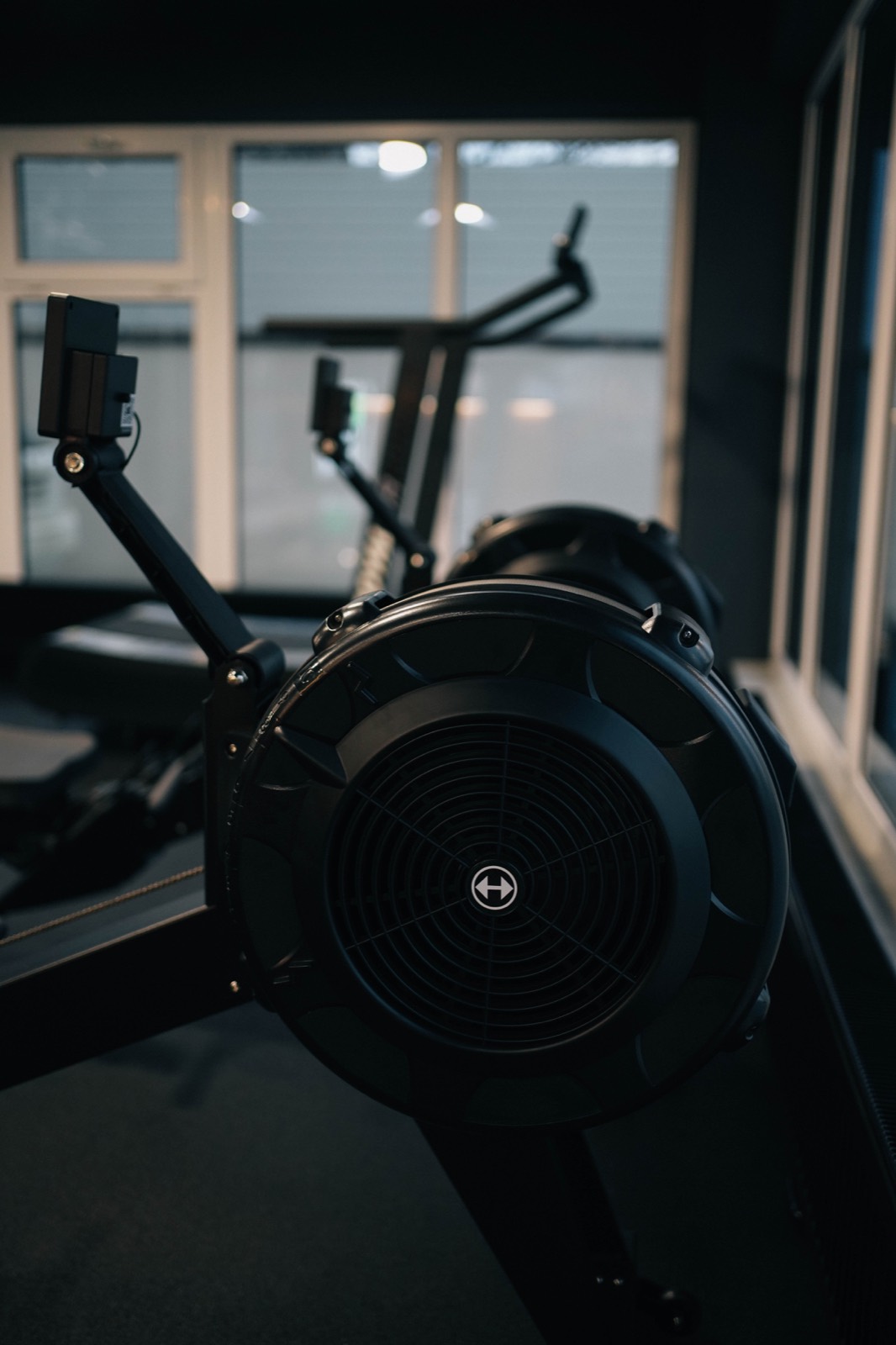 Zona fitness cu echipamente premium